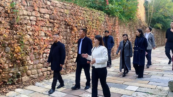 1762277663158643.jpg 202511105962119552.jpg